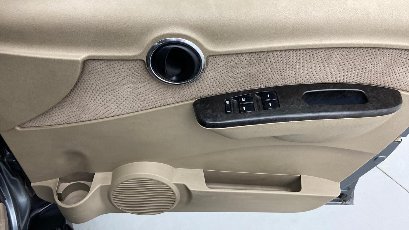 2017 Mahindra Xylo H8 ABS AIRBAG BS IV, Diesel, Manual, 2,13,057 km, Driver Side Door Panels Control