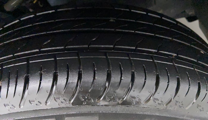 2021 Renault Kiger RXT (O) AMT, Petrol, Automatic, 2,444 km, Left Front Tyre Tread