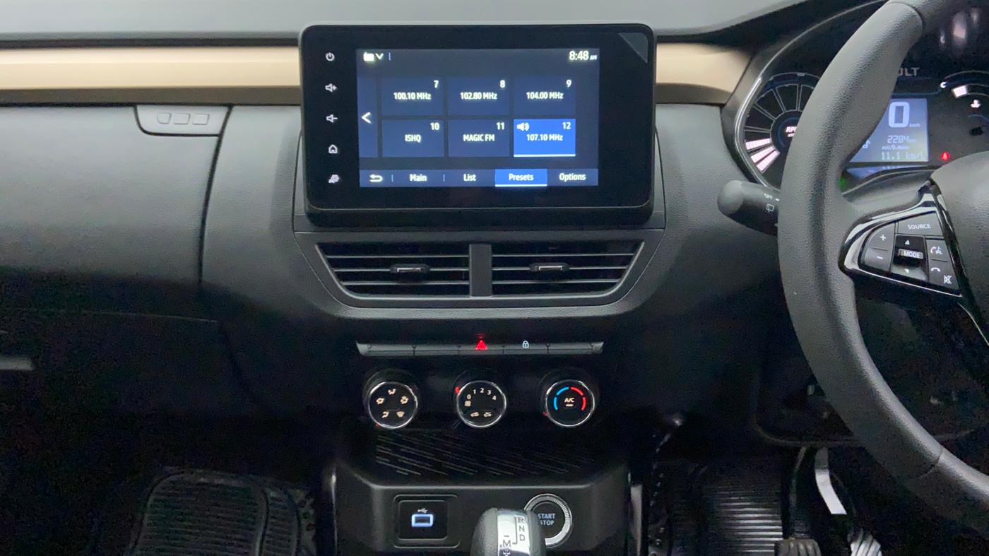 2021 Renault Kiger RXT (O) AMT, Petrol, Automatic, 2,444 km, Air Conditioner