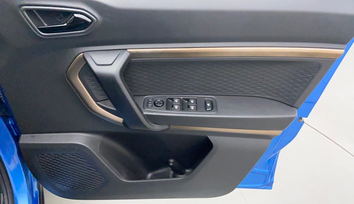 2021 Renault Kiger RXT (O) AMT, Petrol, Automatic, 2,444 km, Driver Side Door Panels Control