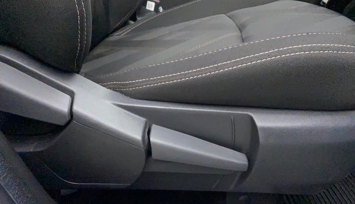 2021 Renault Kiger RXT (O) AMT, Petrol, Automatic, 2,444 km, Driver Side Adjustment Panel