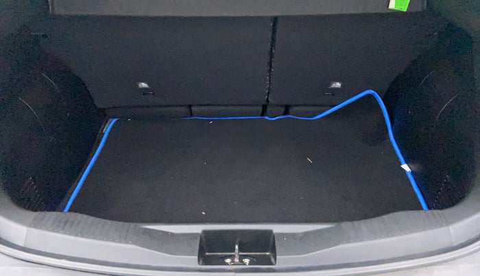 2021 Renault Kiger RXT (O) AMT, Petrol, Automatic, 2,444 km, Boot Inside