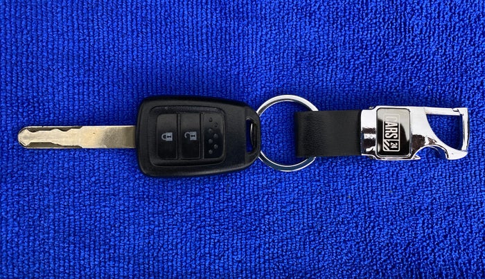 2016 Honda City V MT PETROL, Petrol, Manual, 30,149 km, Key Close Up