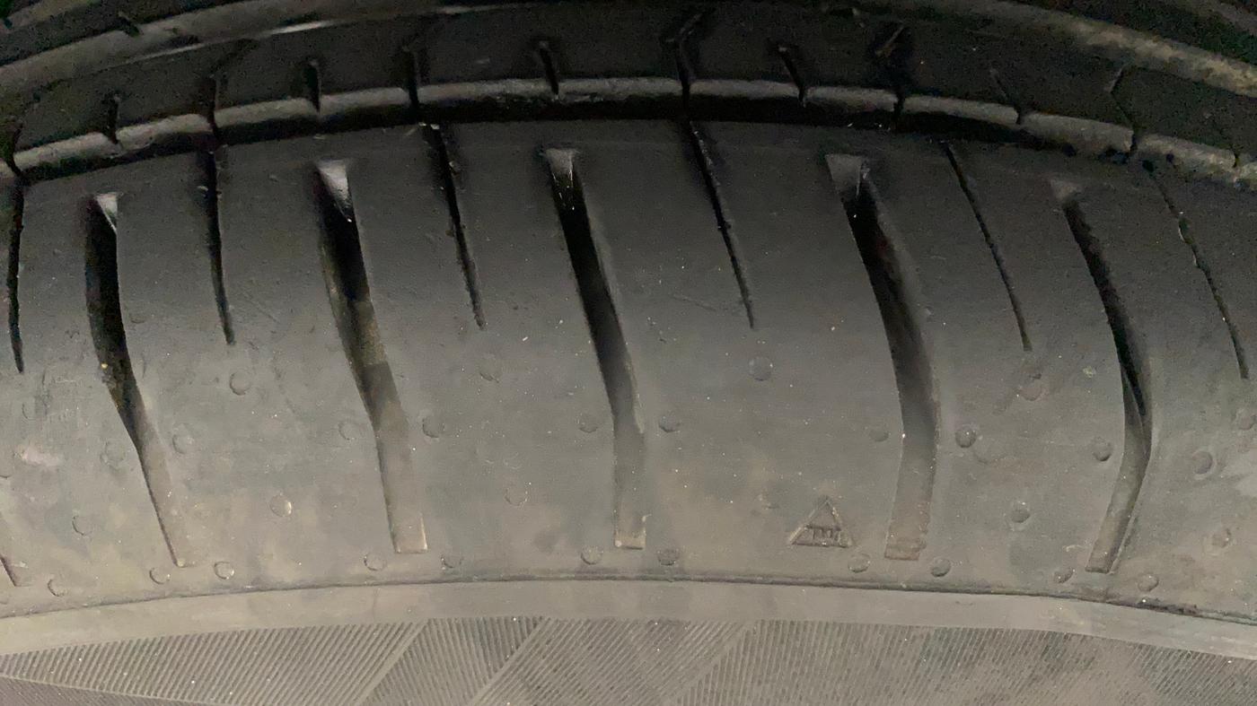 2023 Tata PUNCH ACCOMPLISHED AMT, Petrol, Automatic, 12,619 km, Right Front Tyre Tread