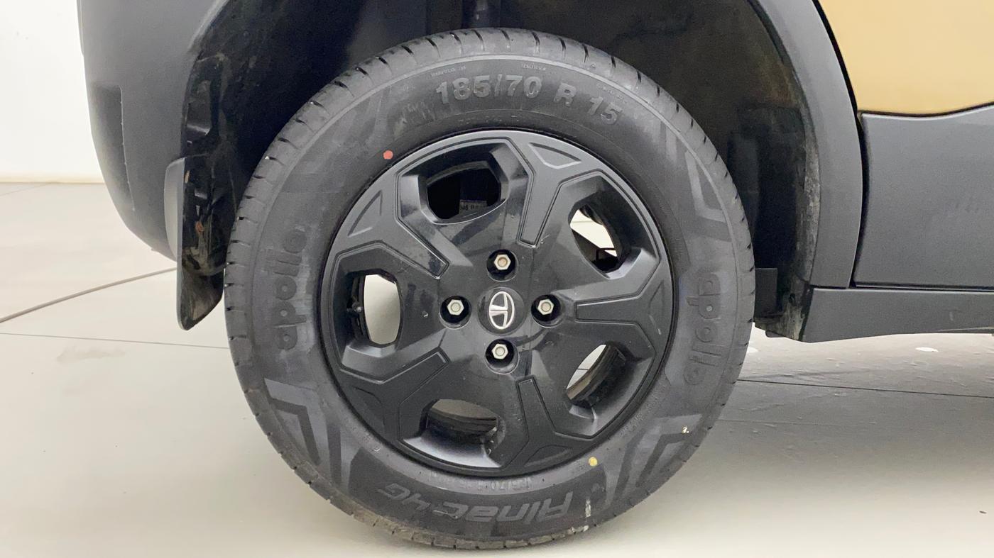 2023 Tata PUNCH ACCOMPLISHED AMT, Petrol, Automatic, 12,619 km, Right Rear Wheel