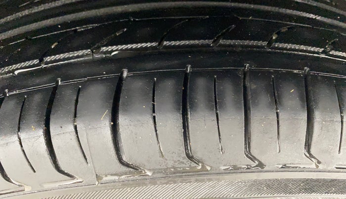 2017 Hyundai Grand i10 SPORTZ (O) AT 1.2 KAPPA VTVT, Petrol, Automatic, 80,082 km, Left Rear Tyre Tread