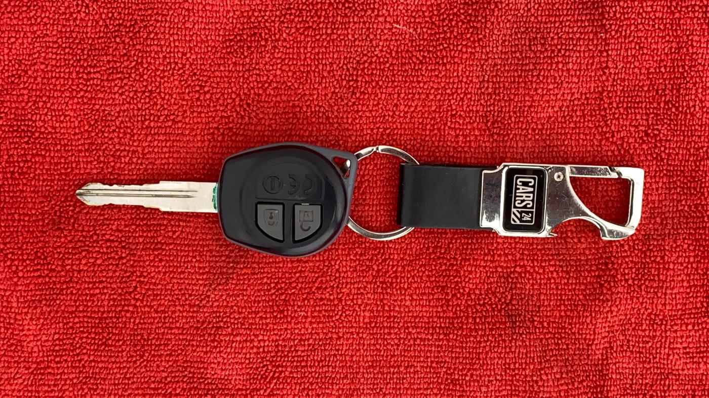 2021 Maruti Swift VXI D, Petrol, Manual, 45,335 km, Key Close Up
