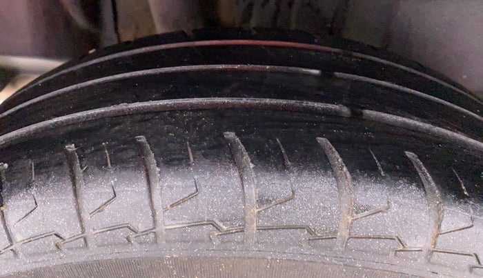 2021 Maruti Swift VXI D, Petrol, Manual, 45,335 km, Right Rear Tyre Tread
