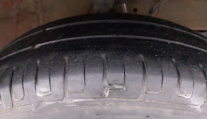 2021 Maruti Swift VXI D, Petrol, Manual, 45,335 km, Right Front Tyre Tread