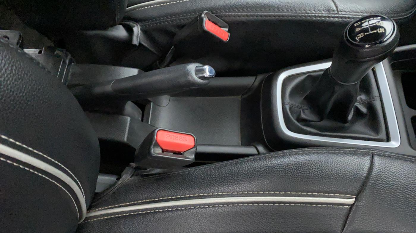 2021 Maruti Swift VXI D, Petrol, Manual, 45,335 km, Gear Lever