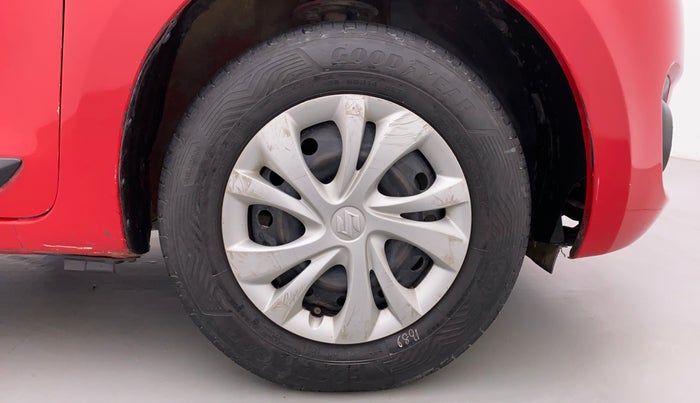 2021 Maruti Swift VXI D, Petrol, Manual, 45,335 km, Right Front Wheel