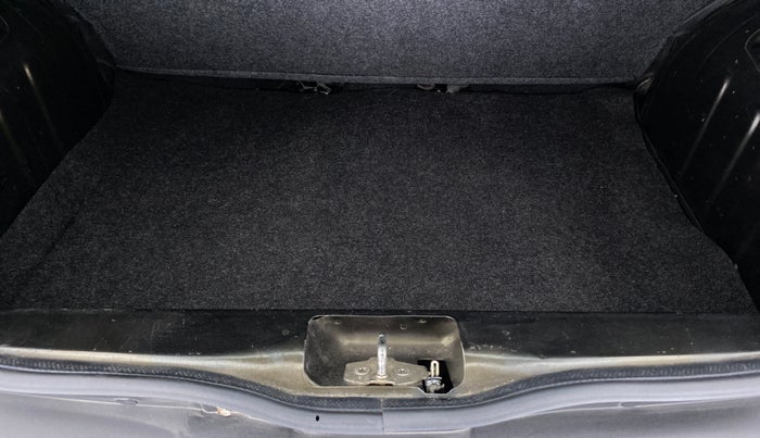 2016 Renault Kwid RXT, Petrol, Manual, 49,501 km, Boot Inside