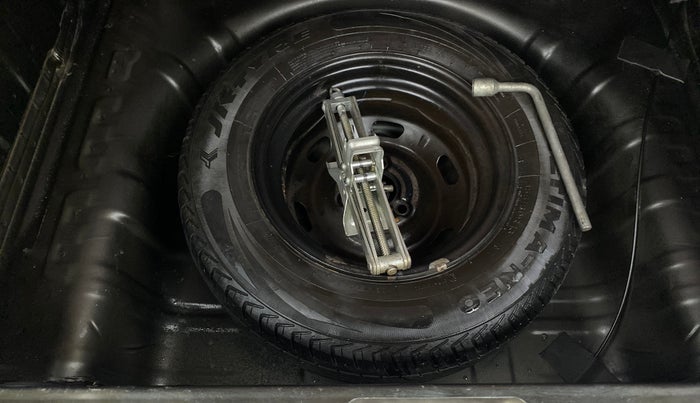 2016 Renault Kwid RXT, Petrol, Manual, 49,501 km, Spare Tyre