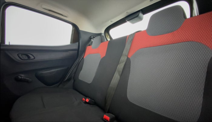 2016 Renault Kwid RXT, Petrol, Manual, 49,501 km, Right Side Rear Door Cabin