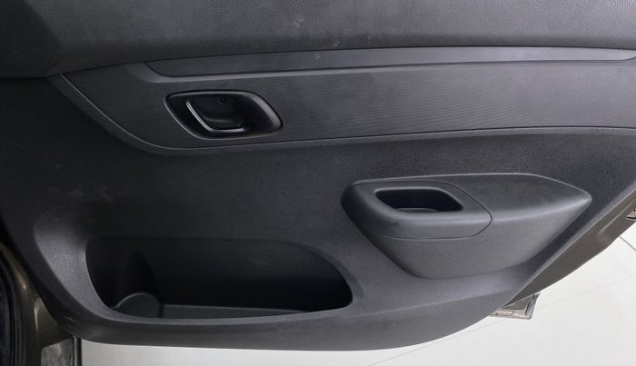 2016 Renault Kwid RXT, Petrol, Manual, 49,501 km, Driver Side Door Panels Control