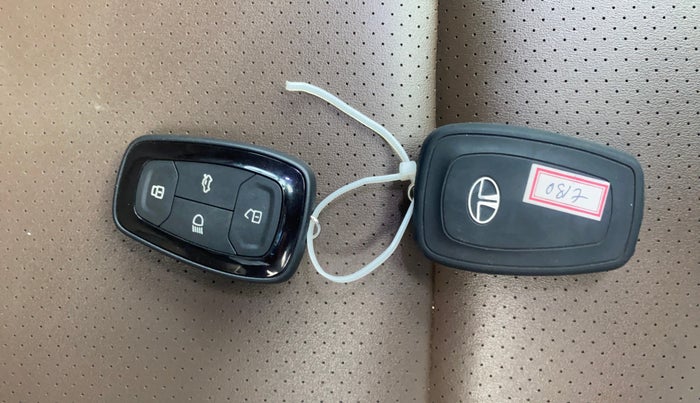 2021 Tata Harrier XZ PLUS 2.0L, Diesel, Manual, 88,963 km, Key Close Up