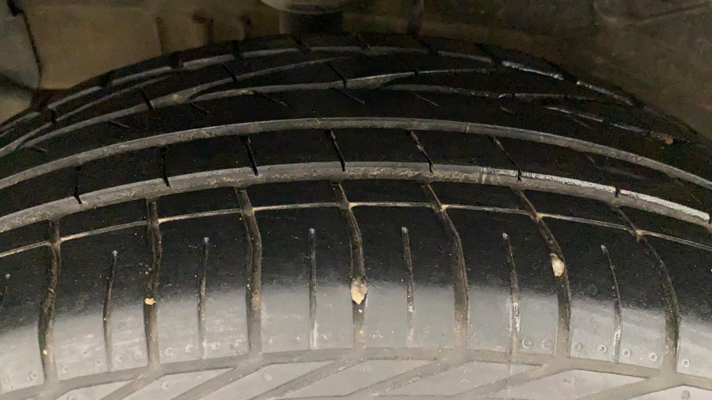 2018 Tata NEXON XZ PLUS PETROL, Petrol, Manual, 26,069 km, Right Rear Tyre Tread