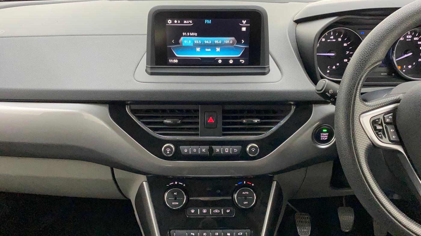 2018 Tata NEXON XZ PLUS PETROL, Petrol, Manual, 26,069 km, Air Conditioner