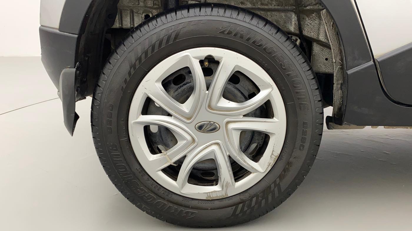 2016 Mahindra Kuv100 K6 PLUS D 6 STR, Diesel, Manual, 58,576 km, Right Rear Wheel