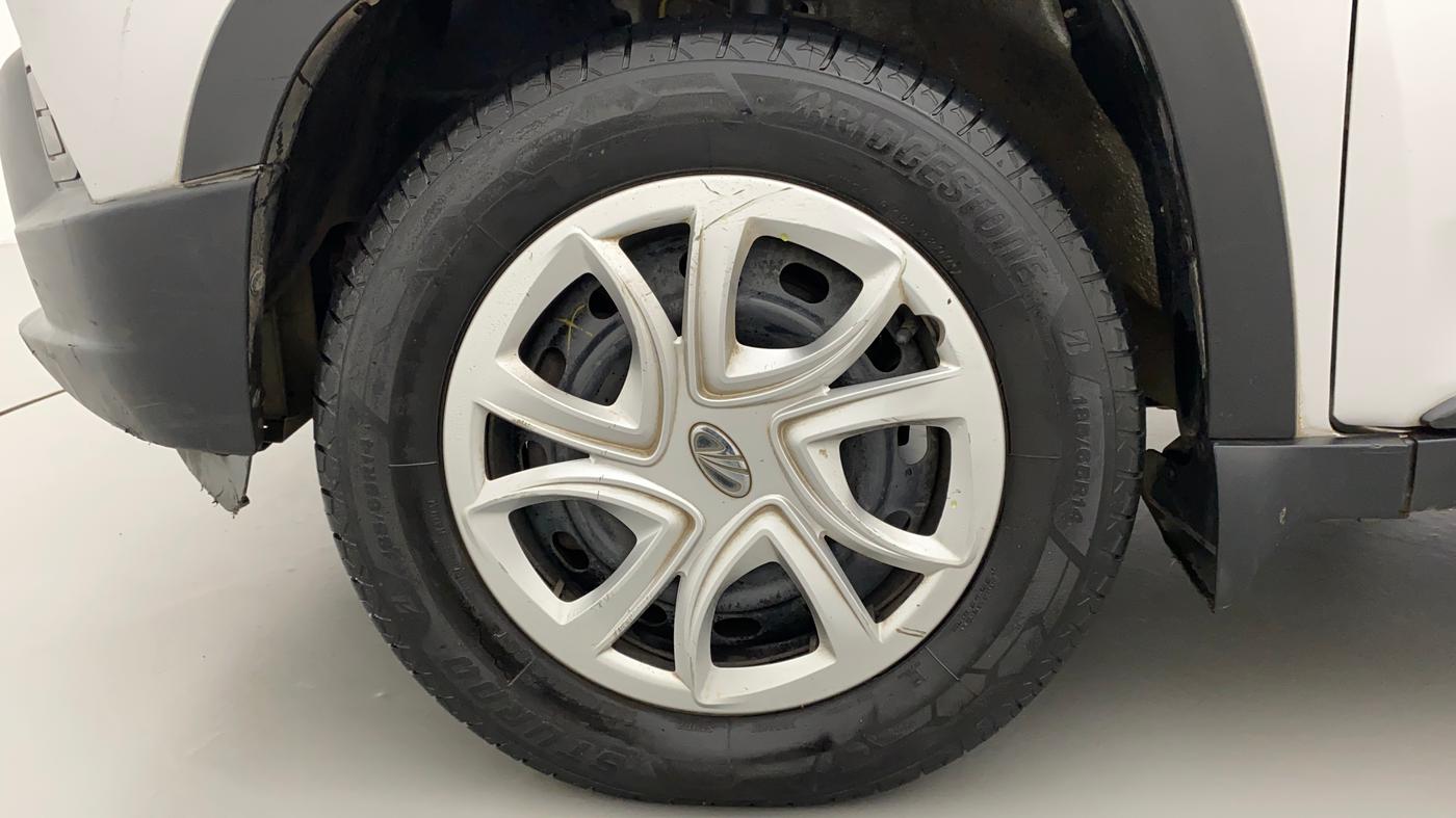 2016 Mahindra Kuv100 K6 PLUS D 6 STR, Diesel, Manual, 58,576 km, Left Front Wheel
