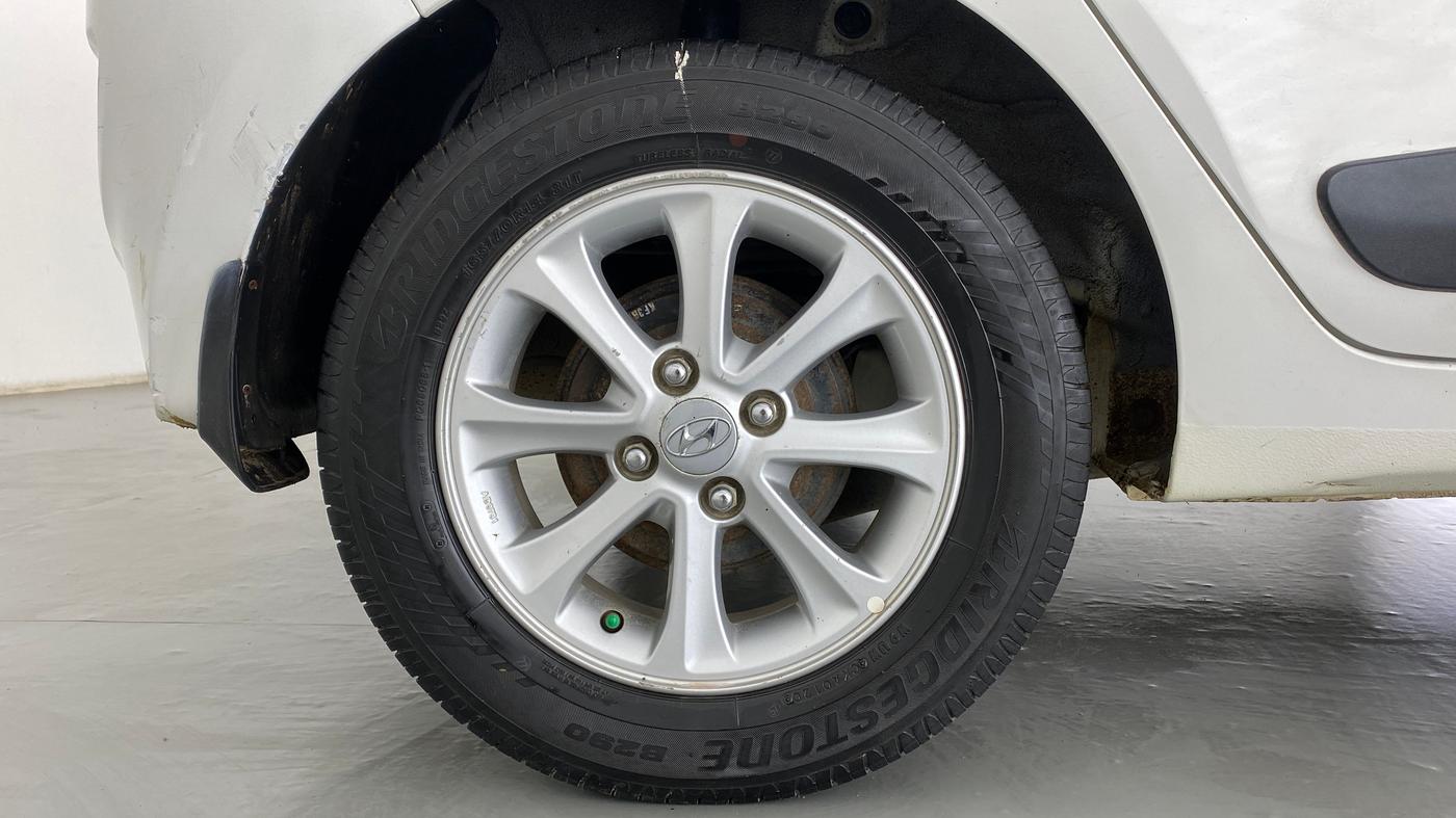 2015 Hyundai Grand i10 ASTA AT 1.2 KAPPA VTVT, Petrol, Automatic, 60,398 km, Right Rear Wheel