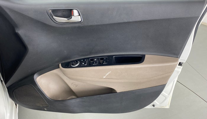 2015 Hyundai Grand i10 ASTA AT 1.2 KAPPA VTVT, Petrol, Automatic, 60,398 km, Driver Side Door Panels Control