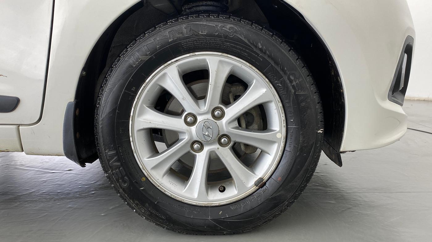 2015 Hyundai Grand i10 ASTA AT 1.2 KAPPA VTVT, Petrol, Automatic, 60,398 km, Right Front Wheel