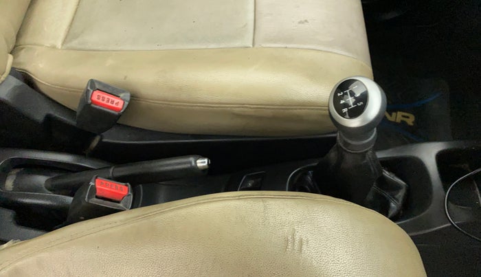 2013 Maruti Wagon R 1.0 VXI, Petrol, Manual, 1,24,756 km, Gear Lever