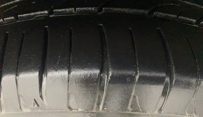 2014 Hyundai i20 ASTA 1.4 CRDI, Diesel, Manual, 86,336 km, Right Front Tyre Tread