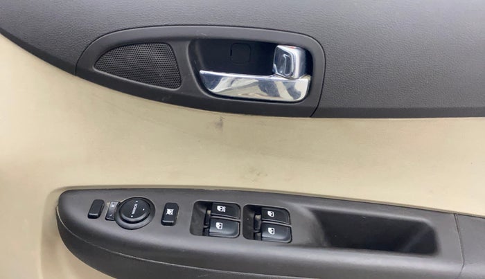 2014 Hyundai i20 ASTA 1.4 CRDI, Diesel, Manual, 86,336 km, Driver Side Door Panels Control