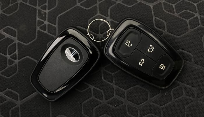 2023 Tata ALTROZ XZ PETROL, Petrol, Manual, 20,204 km, Key Close Up