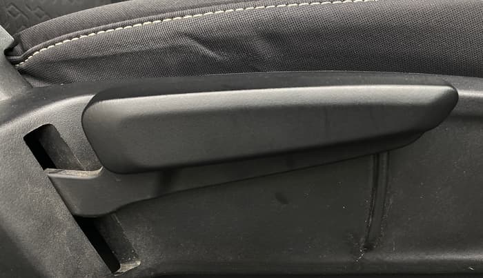 2023 Tata ALTROZ XZ PETROL, Petrol, Manual, 20,204 km, Driver Side Adjustment Panel