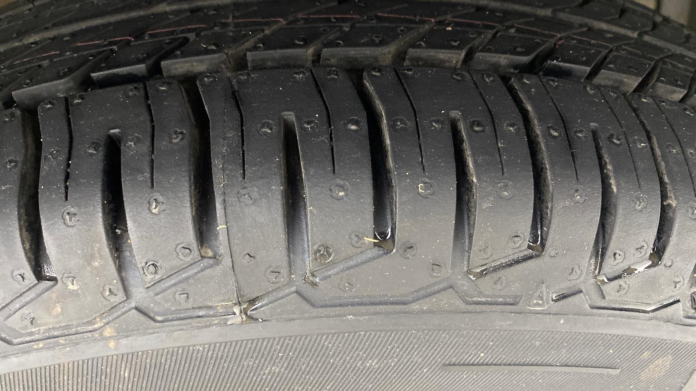 2015 Maruti Swift VDI, Diesel, Manual, 1,08,906 km, Right Front Tyre Tread