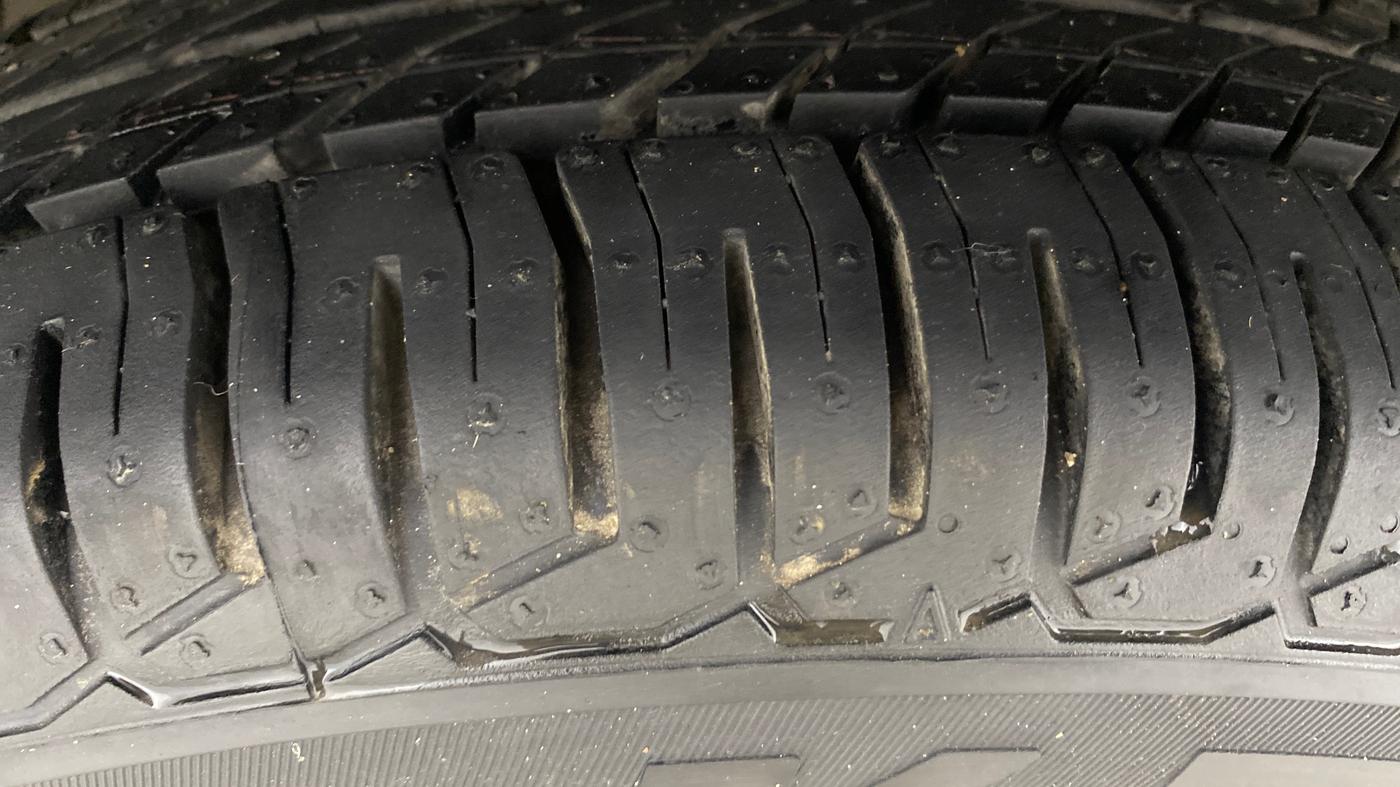 2015 Maruti Swift VDI, Diesel, Manual, 1,08,906 km, Left Front Tyre Tread