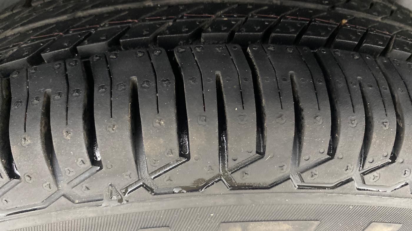 2015 Maruti Swift VDI, Diesel, Manual, 1,08,906 km, Left Rear Tyre Tread