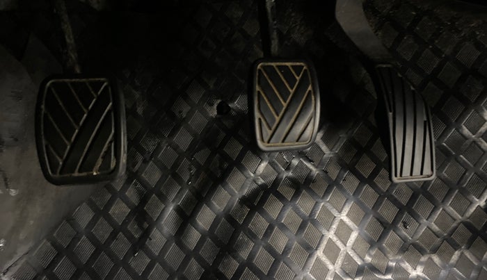 2015 Maruti Swift VDI, Diesel, Manual, 1,08,906 km, Pedals