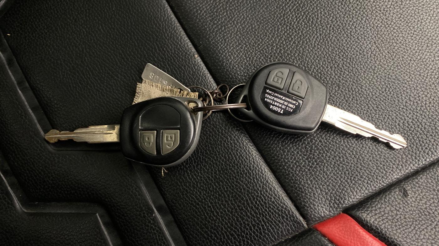 2015 Maruti Swift VDI, Diesel, Manual, 1,08,906 km, Key Close Up
