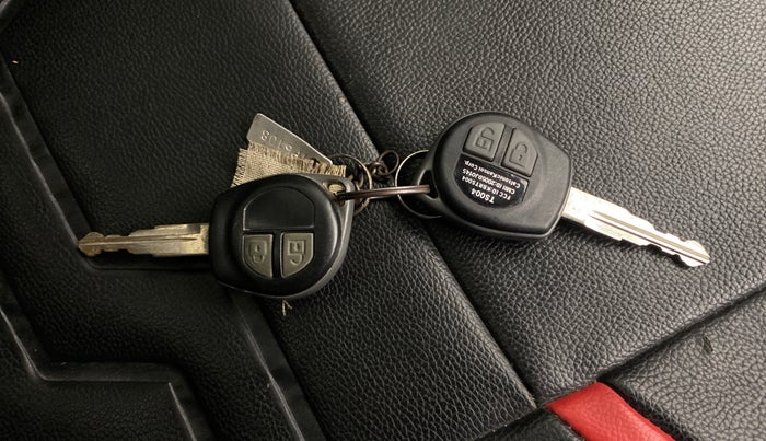 2015 Maruti Swift VDI, Diesel, Manual, 1,08,906 km, Key Close Up