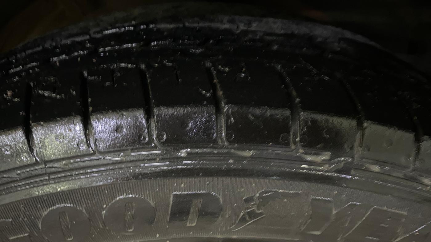2020 MG HECTOR SHARP 1.5 DCT PETROL, Petrol, Automatic, 36,100 km, Right Front Tyre Tread