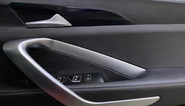 2020 MG HECTOR SHARP 1.5 DCT PETROL, Petrol, Automatic, 36,054 km, Driver Side Door Panels Control