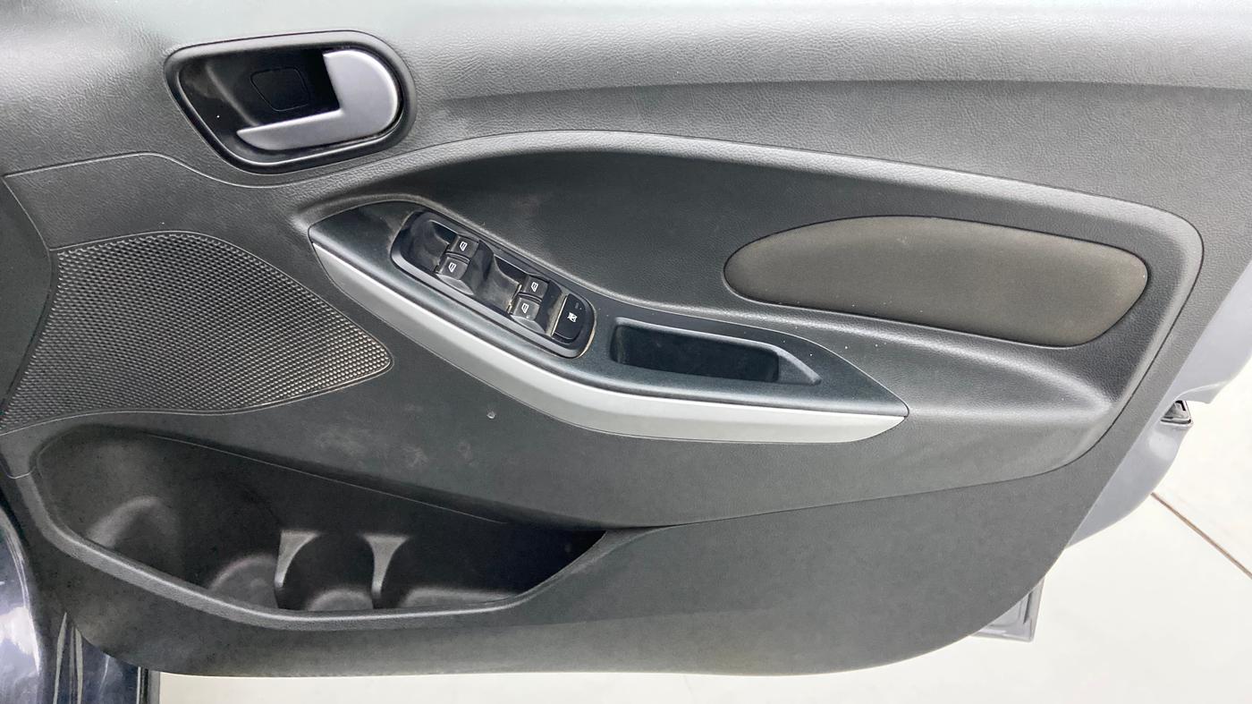 2018 Ford FREESTYLE TREND 1.2 PETROL, Petrol, Manual, 48,398 km, Driver Side Door Panels Control