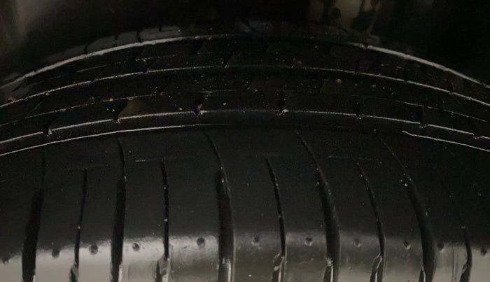 2020 Skoda Rapid ACTIVE 1.0 TSI, Petrol, Manual, 38,988 km, Left Rear Tyre Tread