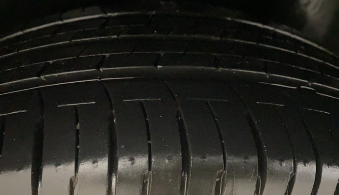 2020 Skoda Rapid ACTIVE 1.0 TSI, Petrol, Manual, 38,988 km, Right Rear Tyre Tread