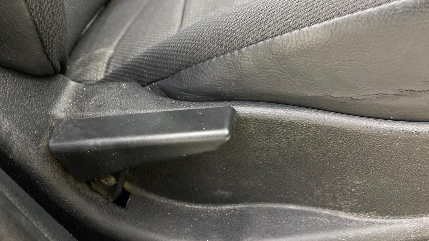 2017 Tata Tiago XE DIESEL, Diesel, Manual, 86,763 km, Driver Side Adjustment Panel