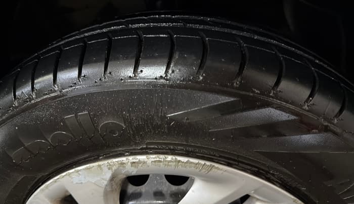 2021 Hyundai AURA S 1.2 CNG, CNG, Manual, 1,15,695 km, Right Front Tyre Tread