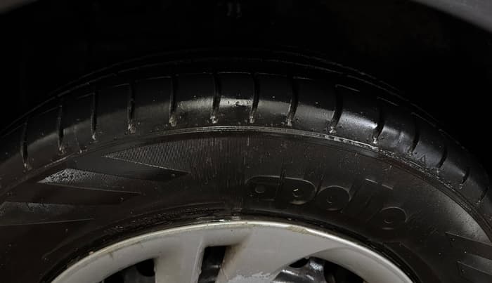 2021 Hyundai AURA S 1.2 CNG, CNG, Manual, 1,15,695 km, Left Front Tyre Tread