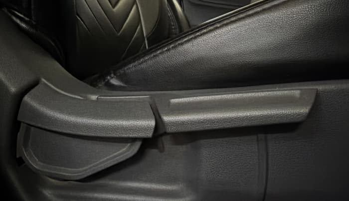 2021 Hyundai AURA S 1.2 CNG, CNG, Manual, 1,15,695 km, Driver Side Adjustment Panel