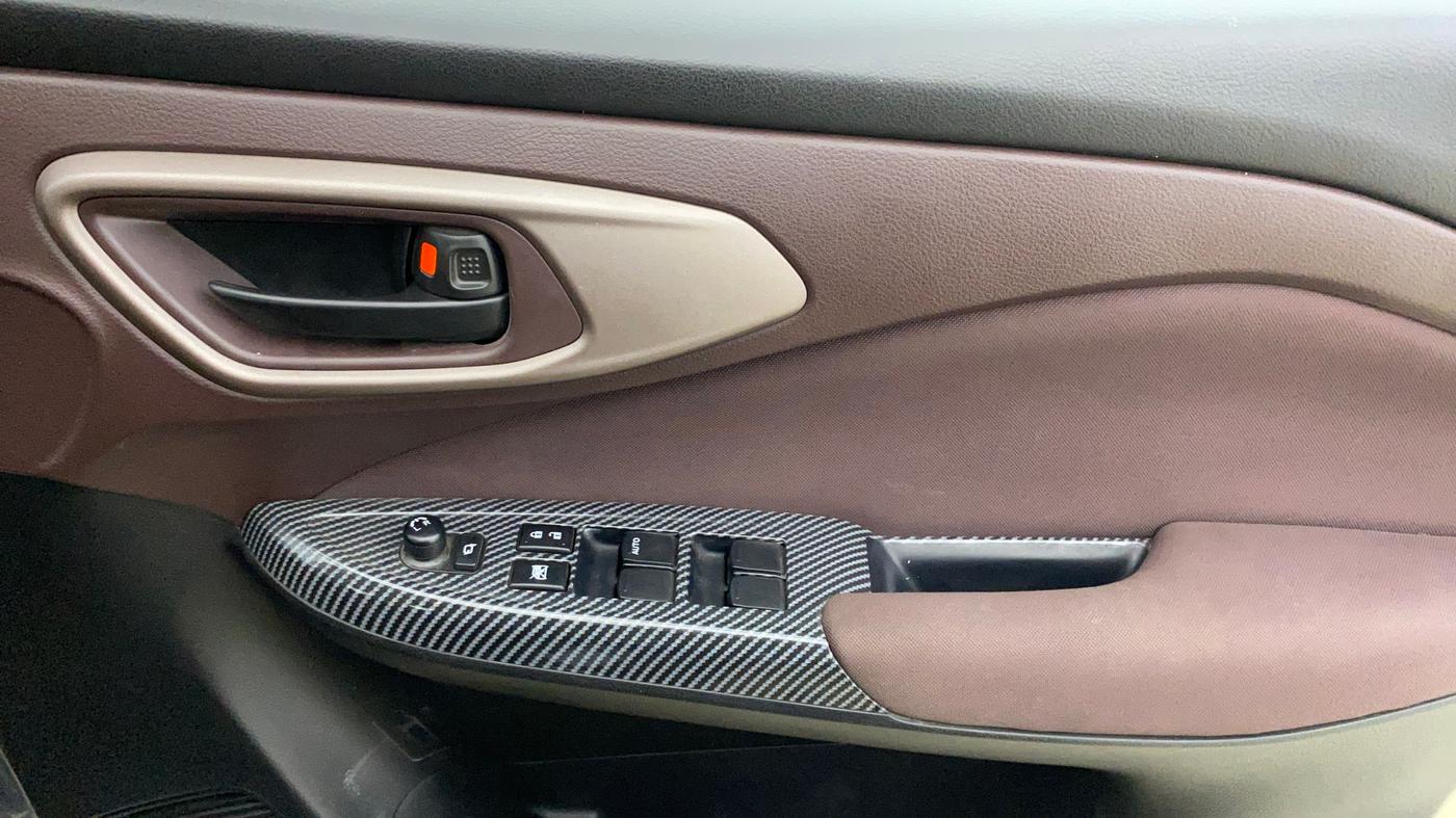 2023 Maruti FRONX DELTA PLUS 1.2MT, Petrol, Manual, 13,216 km, Driver Side Door Panels Control