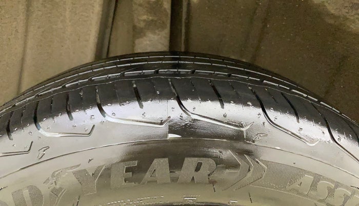 2023 Maruti FRONX DELTA PLUS 1.2MT, Petrol, Manual, 13,216 km, Right Rear Tyre Tread