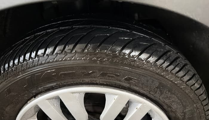 2024 Tata Tiago XTA CNG , CNG, Automatic, 79,575 km, Right Front Tyre Tread